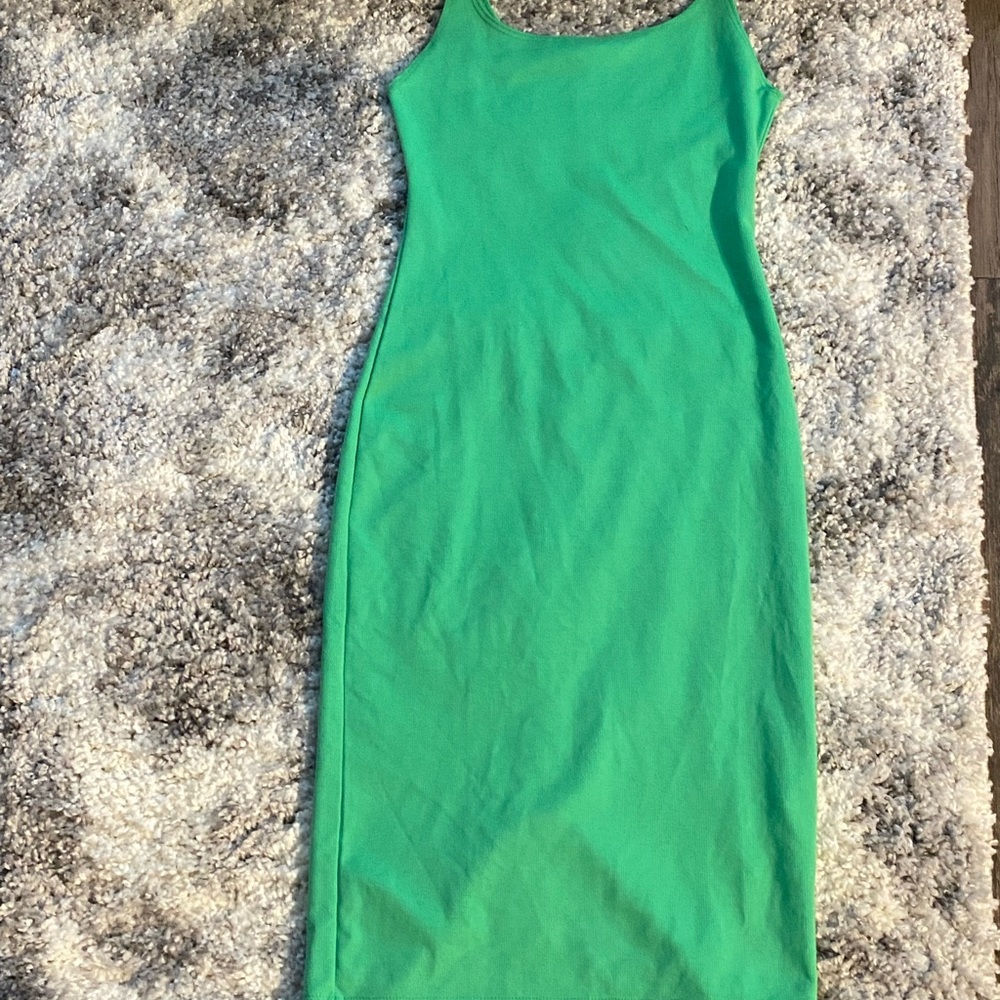 Stylish Zara fitted dress - Picture 2 of 2